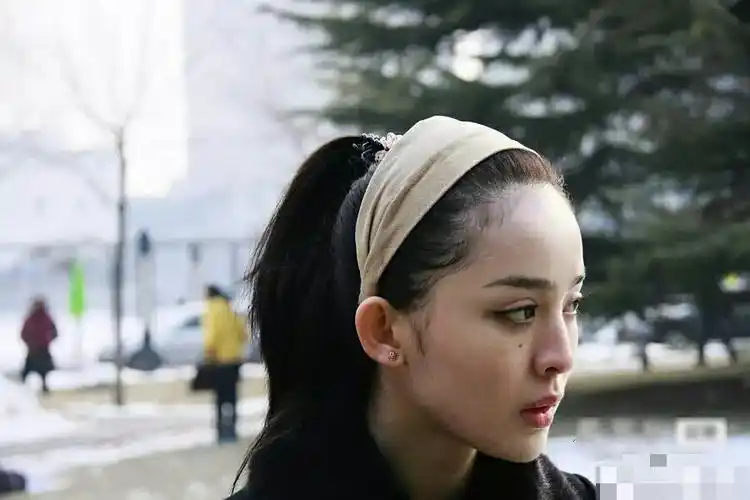 当年的娜扎全素颜参加艺考,如今来看颜值并没有多大变化