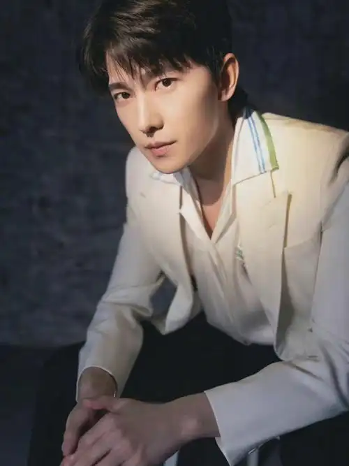 杨洋休闲西服look