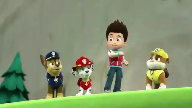 汪汪队的阿奇和莱德队长来到了小镇上,因为小镇发生了灵异事件!