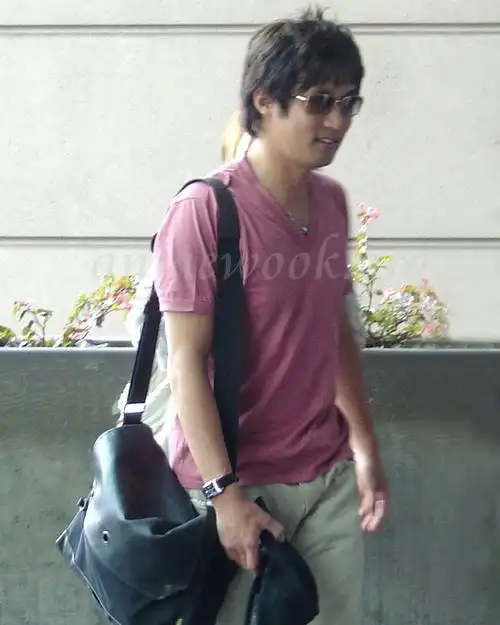 19】【安在旭】安在旭,为呈现完美英文,特别接受当地人的指导韩流星闻