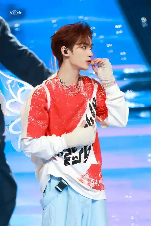 丁程鑫超话20231119 9890可爱得要飞起来啦!