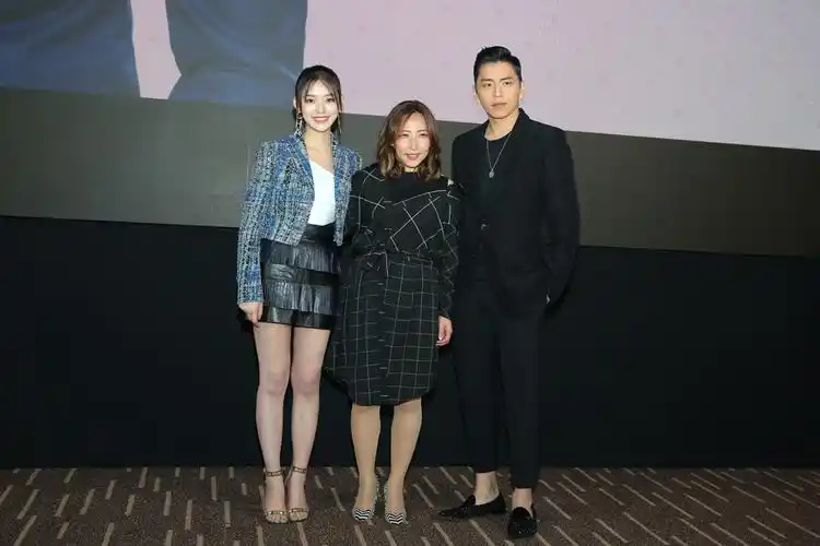 《一吻定情》首映:王大陆承诺票房过10亿跳《舞娘》