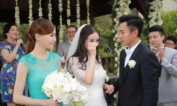 然而,幸福并没有持续多久,2018年12月22日,杨幂和刘恺威宣布离婚.