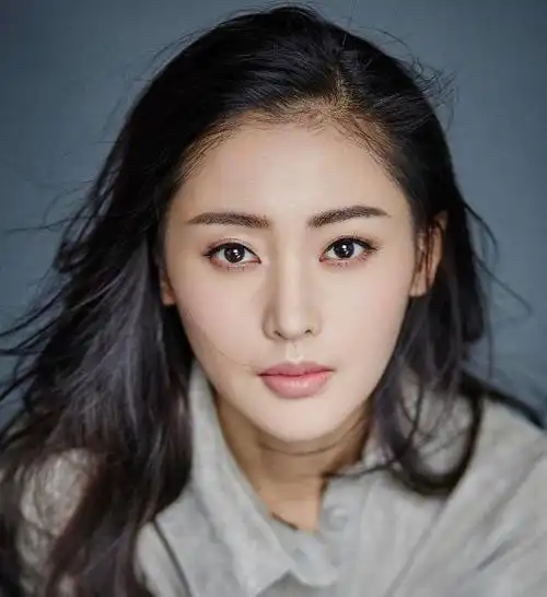 张天爱:柳腰花态,妩媚动人的身材美得让人难以招架!