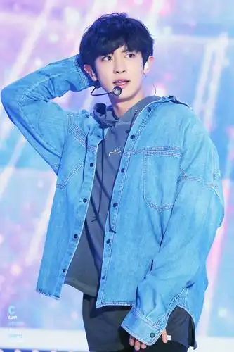 全世界最好的朴灿烈生日快乐