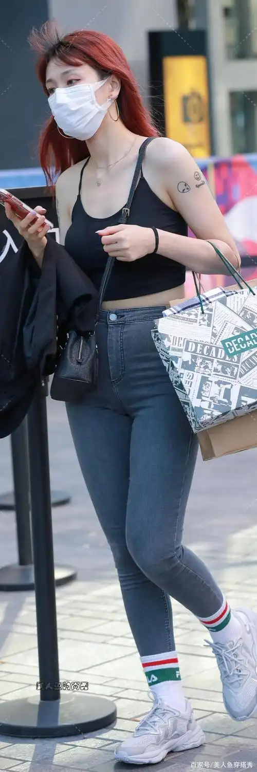 腿粗胯宽怎么搭配,扬长避短是关键,牛仔裤穿出饱满身材!