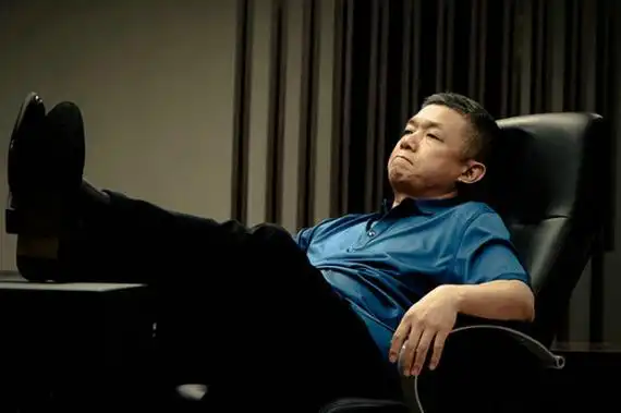 扈耀之《少年派》热播 江家破产江父渡难关