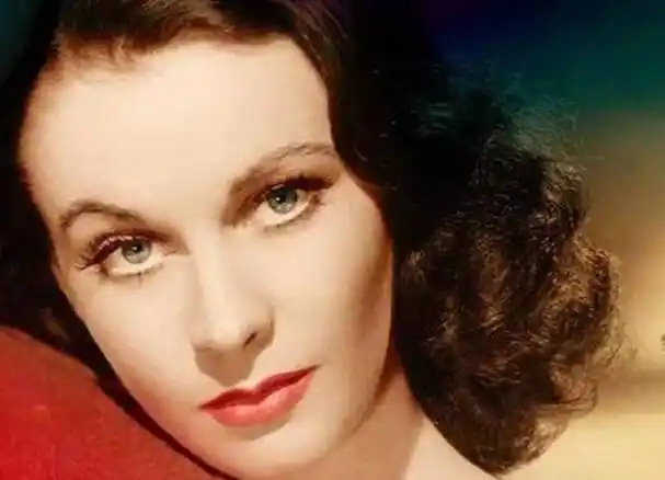 费雯丽:你只知50岁的她是美人,却不知她因流产而精神失常死去