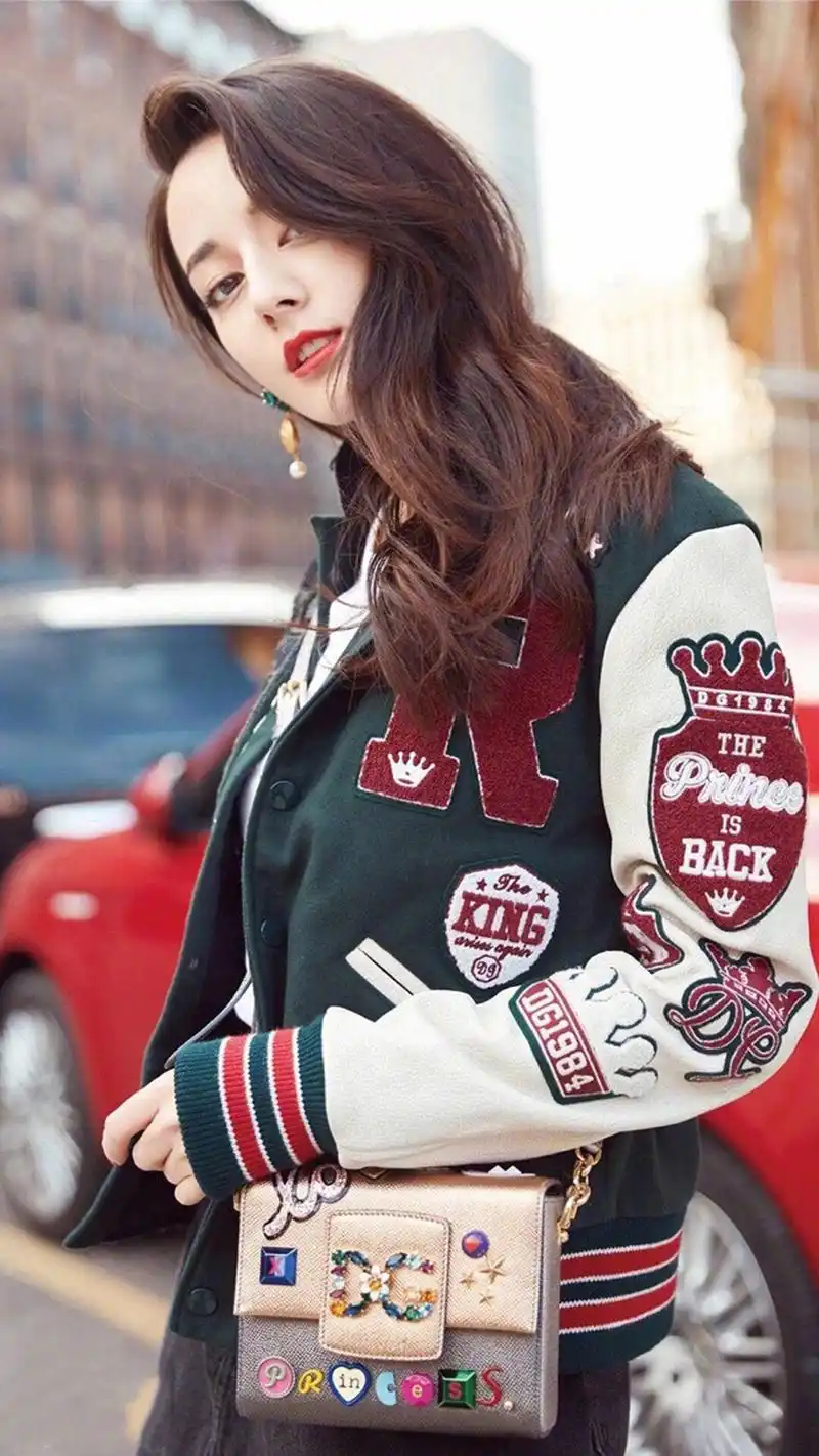 迪丽热巴超美街拍写真手机壁纸图片