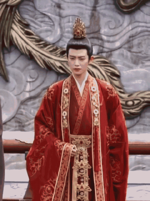 任嘉伦凤凰台上大婚路透#任嘉伦不愧为是古装天花板,颜好顶啊#任嘉伦