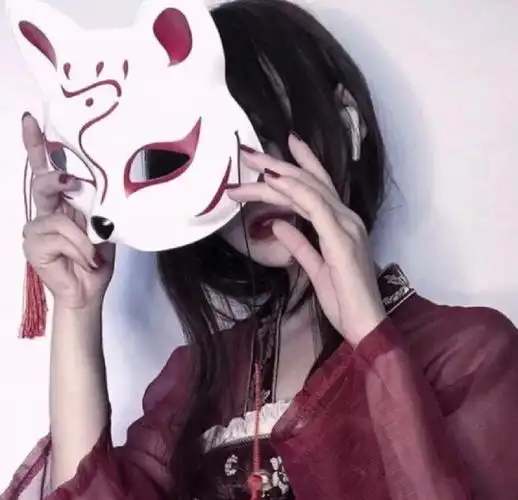 真人女生头像  戴面具的女生头像.