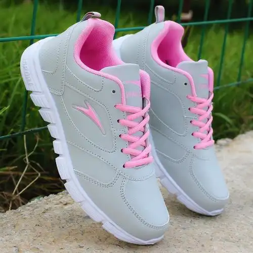 春秋季皮面跑步鞋女休闲中学生百搭白鞋防水大码女波鞋运动会单鞋