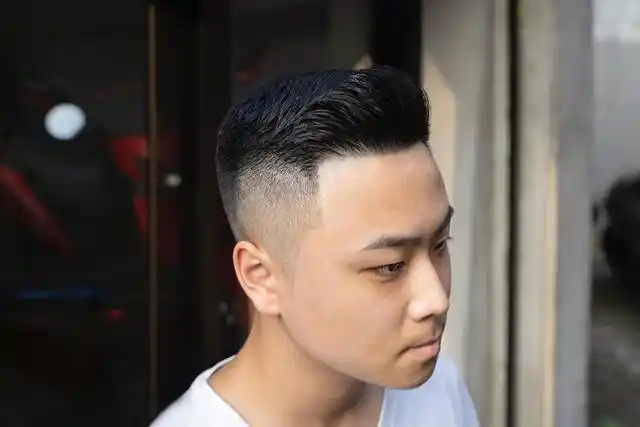 男生"两边铲光"清爽帅气,夏天发型就该这样剪,轻熟有魅力|短发|飞机头