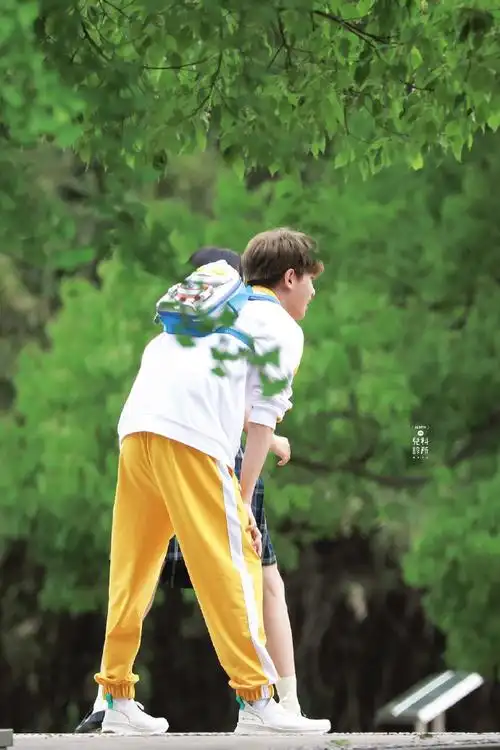 黄明昊#这套幼儿园穿搭好可爱鸭奥特曼!biubiubiubiubiu
