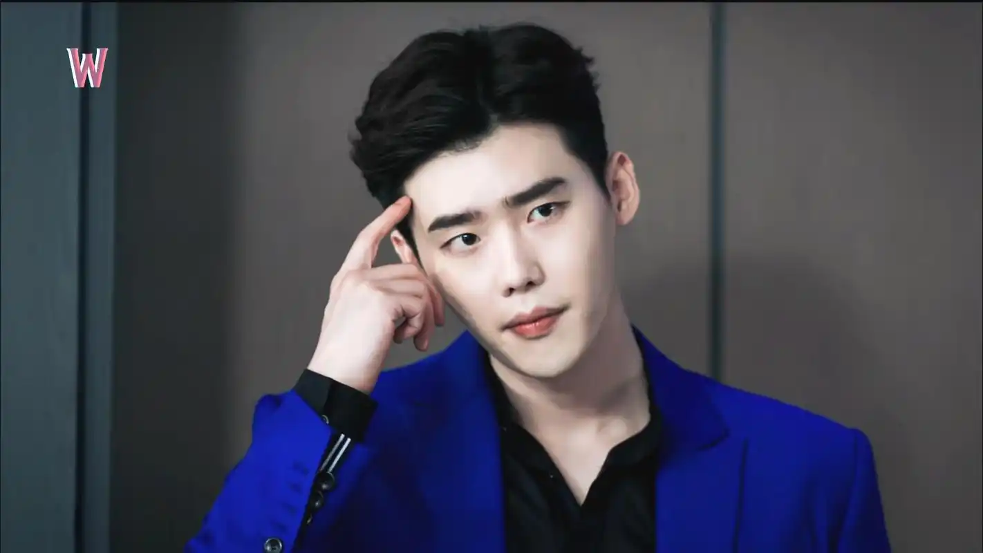 《w两个世界》李钟硕帅气剧照,高清图片,电脑桌面-壁纸族