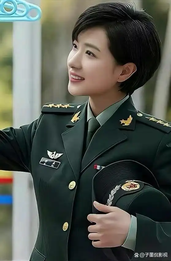 女明星军装照,每一个都是英姿飒爽,你喜欢哪一个呢?