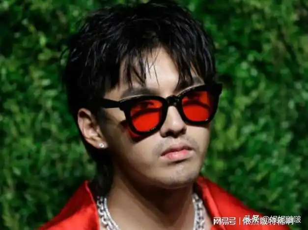 直到双面间谍曝光,年轻的女孩才发现吴亦凡以及他母亲的心狠手辣.