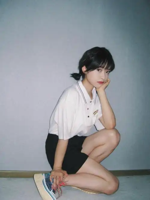 名门泽佳:沈月双丸子头发型太减龄!