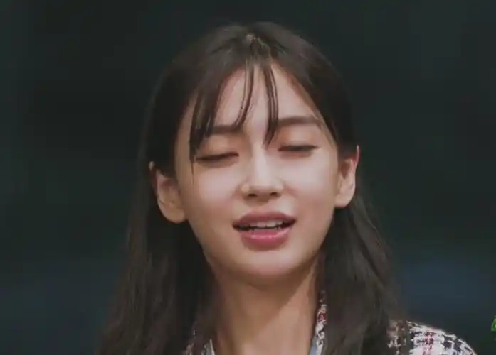 angelababy上《向往的生活》贴双眼皮贴!强大的后期也救不了她了