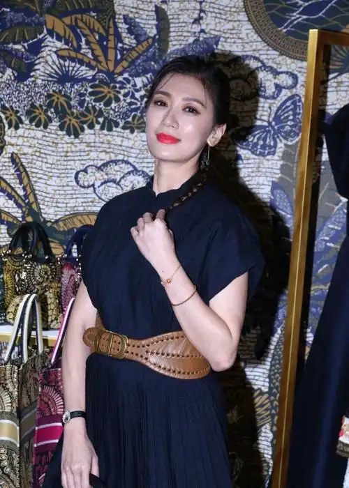 1 / 8 2019年10月23日,台北,贾静雯现身品牌活动派对.