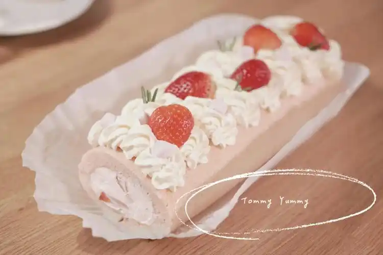 草莓蛋糕卷