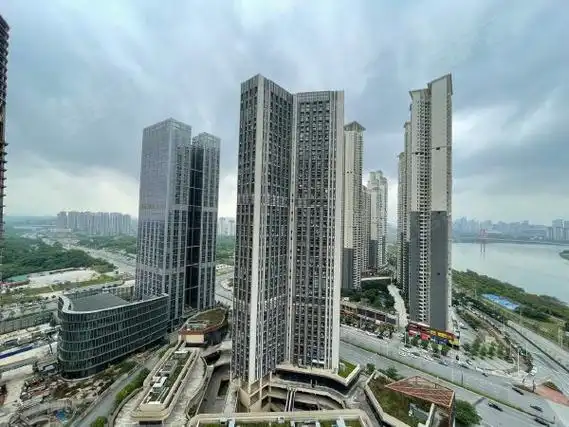 南宁良庆良庆镇天誉创客城二组团押一付一,4号线地铁口,复式一房一厅