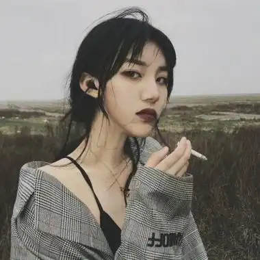 霸气女生头像叼烟超拽个性女生真人图片大全