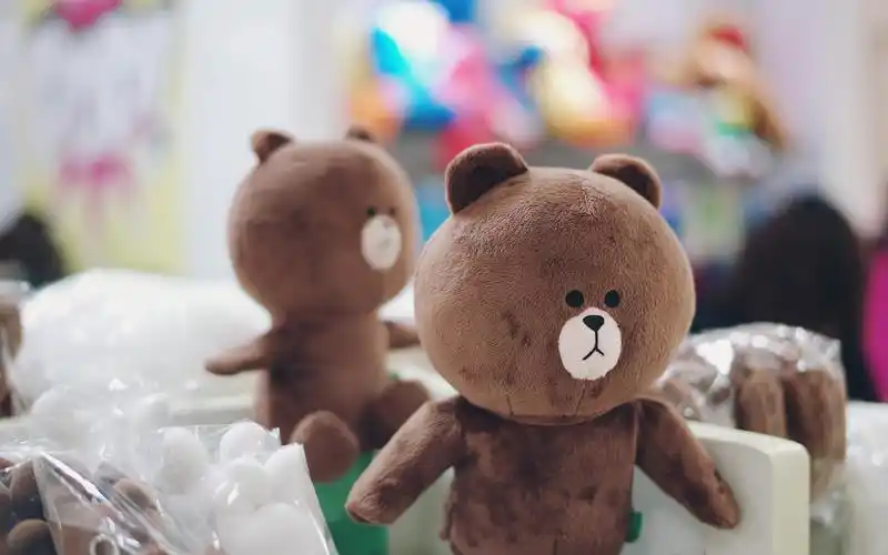 line 布朗熊,可妮兔,小黄鸡 可爱卡通简约宽屏壁纸壁纸图片