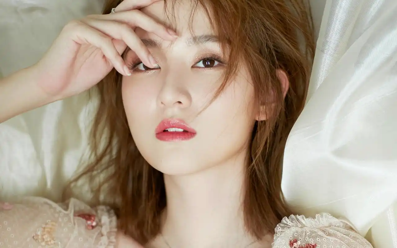 乔欣性感优雅写真桌面壁纸