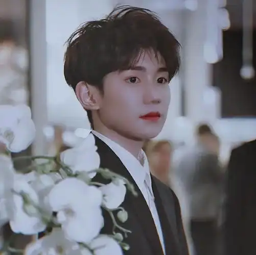 王源最新微信头像