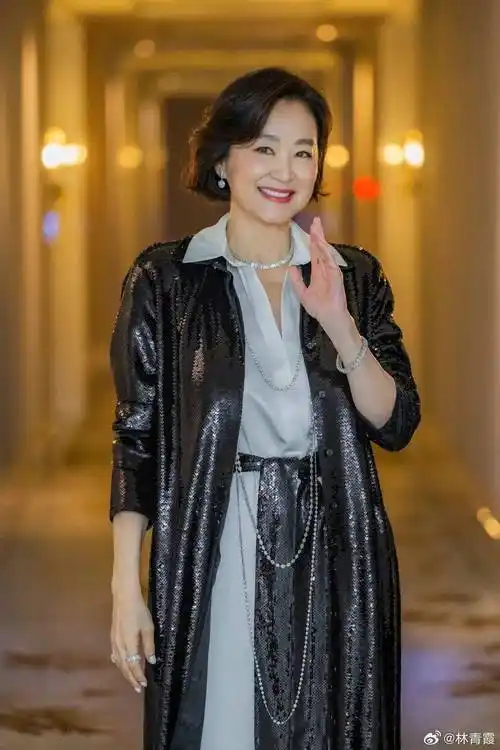69岁林青霞戴卡地亚气质优雅!她为什么是"岁月不败的美人"?
