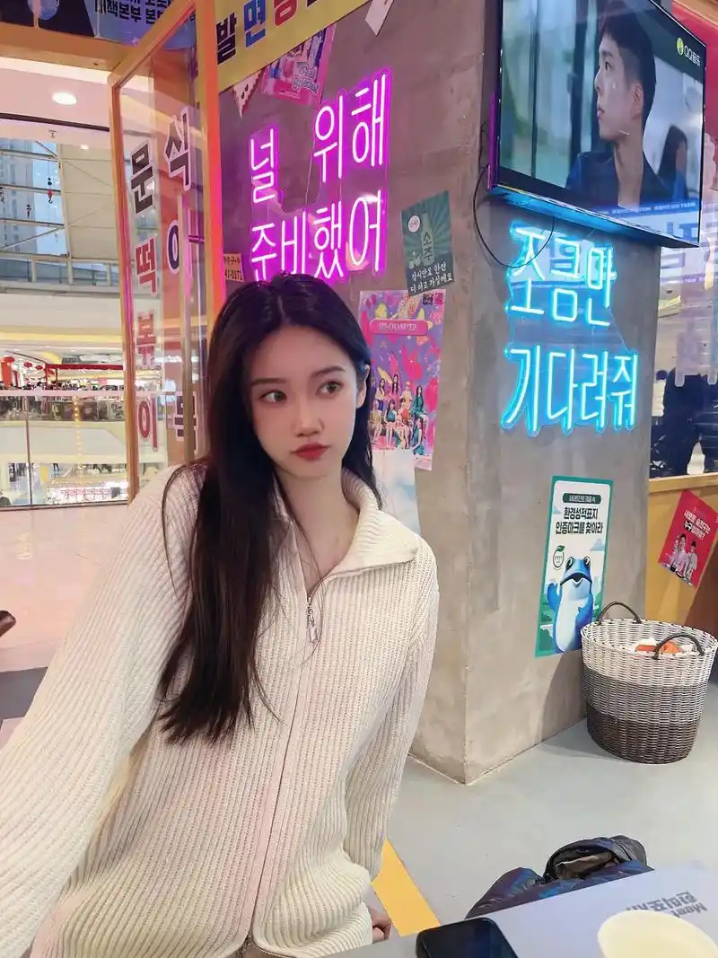 "女生都是越被爱越可爱的"#素颜 #照片分享 - 抖音