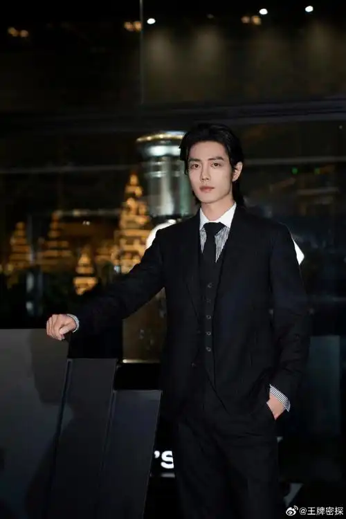 肖战 东方卫视跨年#东方卫视啊啊啊求爹爹跪奶奶终于磕到肖战了,慌＃