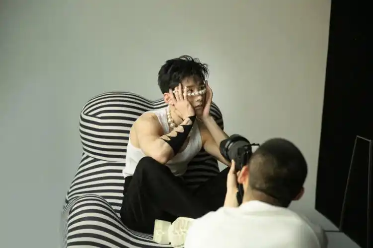 智族gq王子好绝#白敬亭  #白敬亭  97