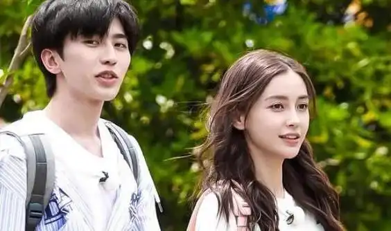 蔡徐坤亲吻baby蔡徐坤是干啥的