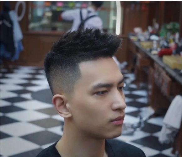18到28岁男士看看这16款发型款款都很帅气