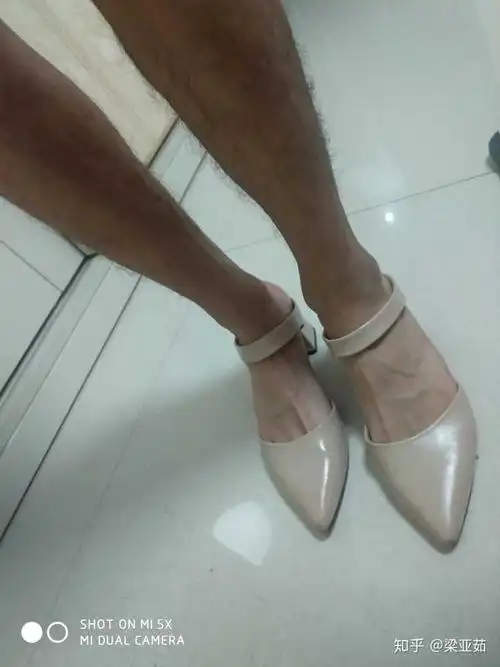 男生看到有腿毛的女生是什么感受