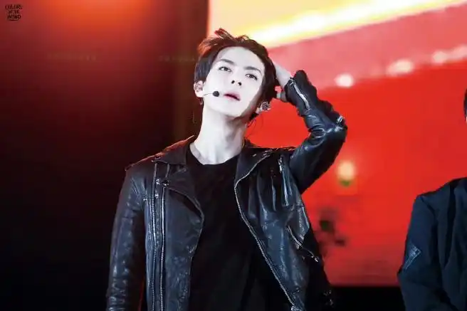 吴世勋中国杂志销量韩娱第一##吴世勋打破了吴世勋的