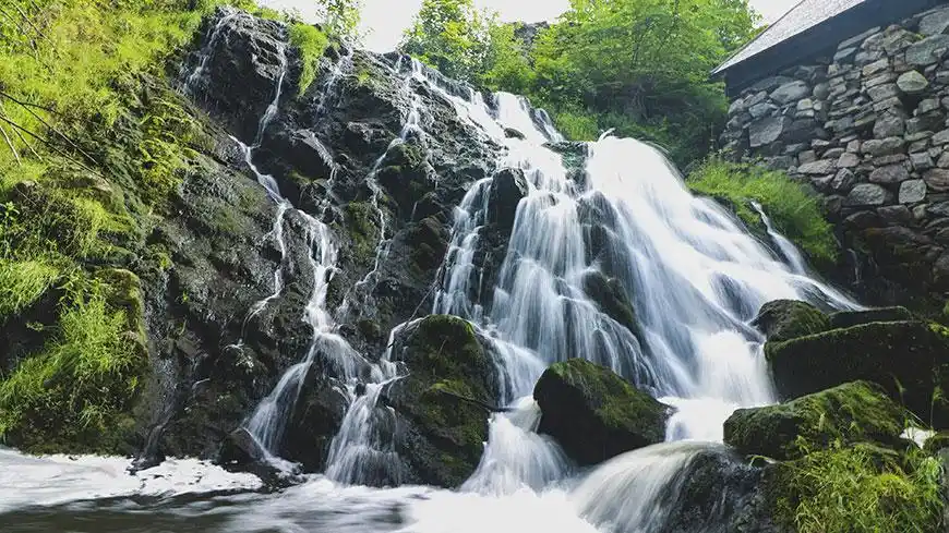 瀑布风景大自然青山绿水壁纸
