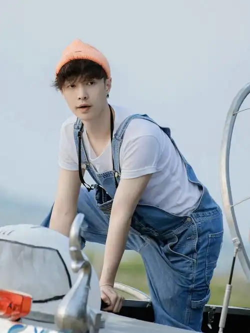 张艺兴向往的生活6开启暑假生活