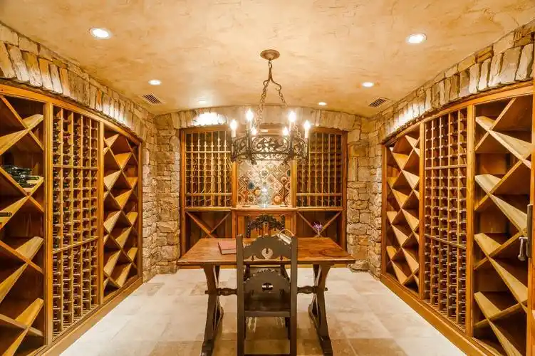 别墅酒窖设计是一件复杂的综合型艺术.