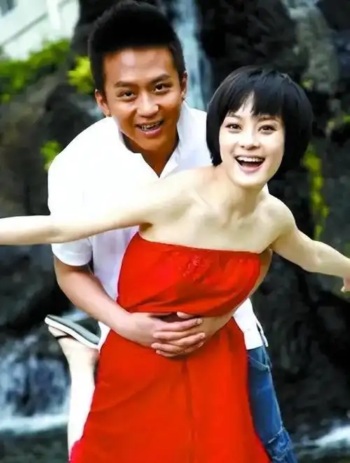 结婚13年,41岁孙俪和44岁邓超离婚?助理发长文回应了