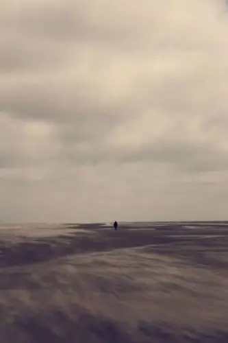 渺小的一个人孤独的图片