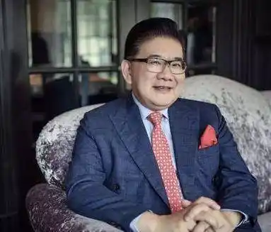 东方卫视6大主持被严惩!曹可凡成唯一的幸运儿了吗?_周正毅_宴会_几位