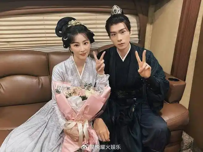 林静《惜花芷》饰"恋爱脑"萧王妃 三搭胡一天演绎爱恨纠葛