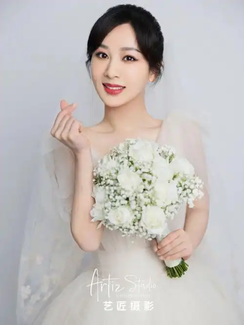 如果有一天你结婚了,一定是最美的新娘. #杨紫