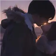 亲吻浪漫情侣头像 我没吃狗粮_qq情侣头像_找个性网