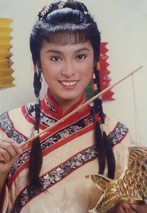 成龙曾追求她8年,与男友相恋遵守"三不原则",却因病痛失所爱_米雪