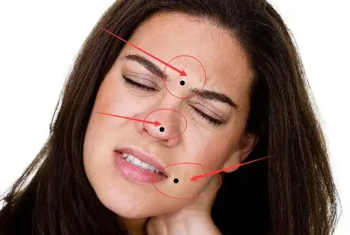 女人的克夫痣长在哪里,真的会克死丈夫吗