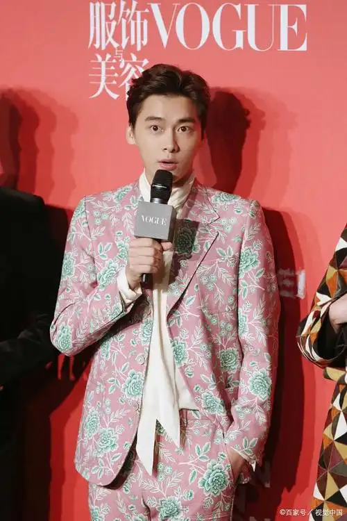 李易峰:从"塌房"到逆袭,他用努力和才华重新定义自己!